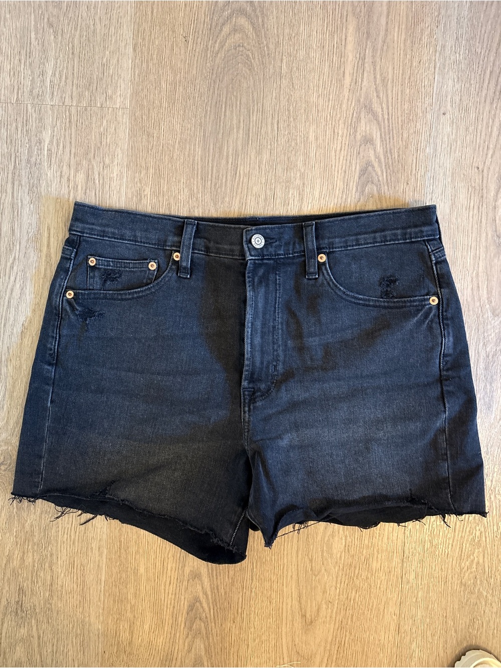 Black Gap 4” High Rise Short